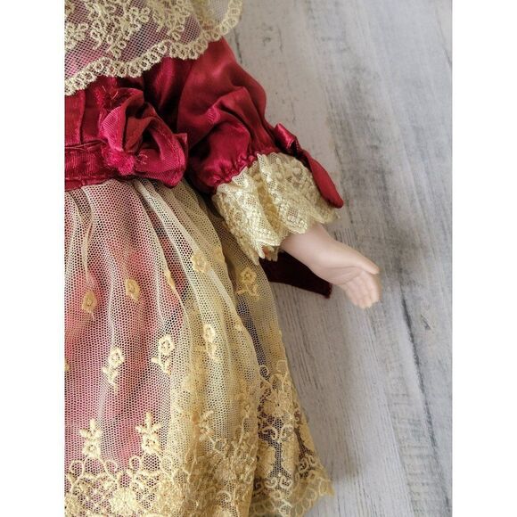 Marian Yu red dress flower lace porcelain doll girl - Picture 6 of 12